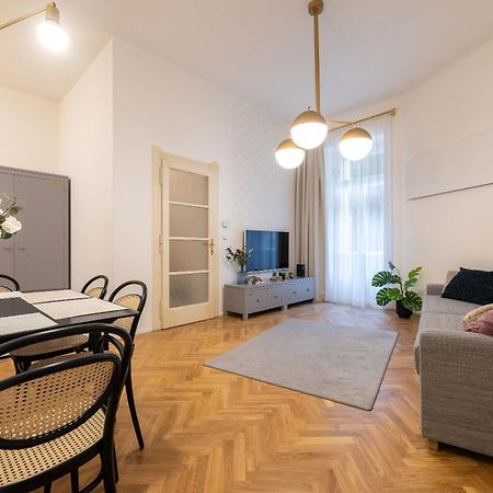 Stylish Old Town Apartment By Easybnb 프라하 외부 사진